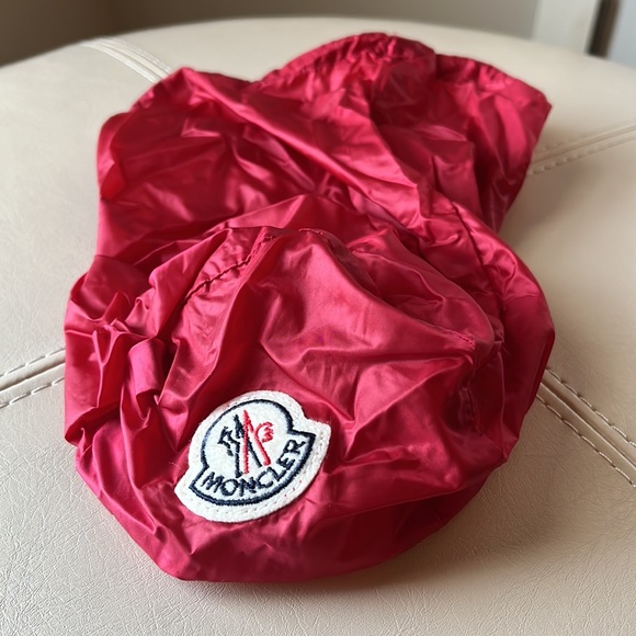 Moncler Girls Raspberry Puffer Vest - Picture 13 of 13